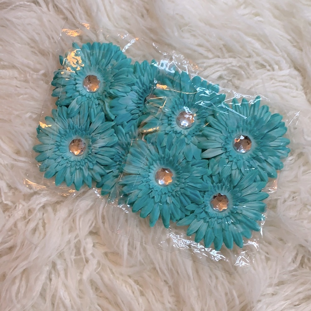 Blue Flower Clips (8)